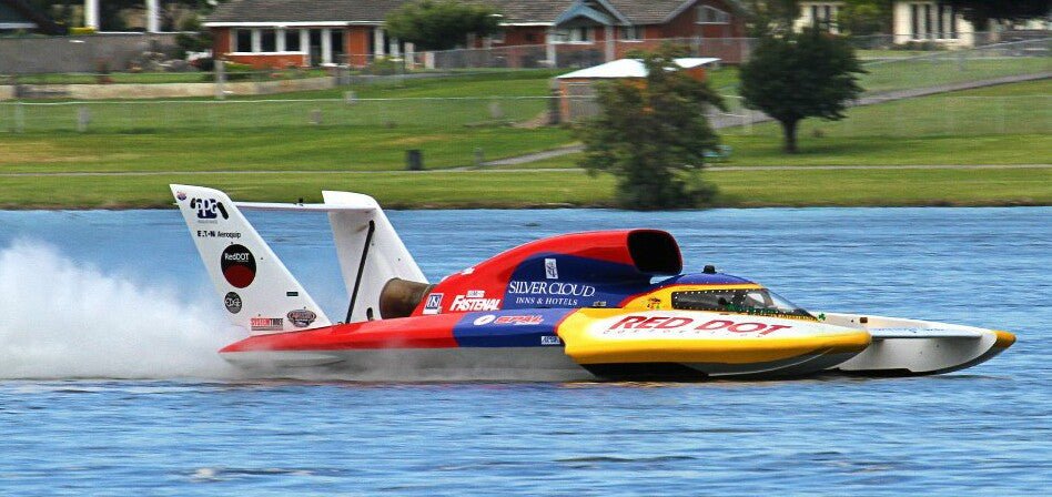 Nate Brown Team Builds Raceboat using SilverTip Products - System Three Resins
